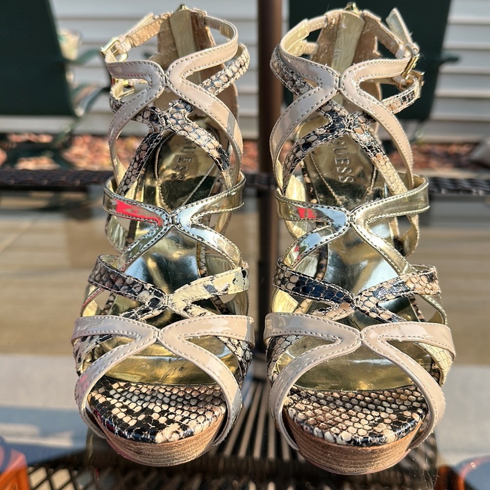 GUESS PLATFORM HEELS - Picture 3 of 10